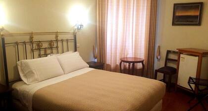 Colonial Hostal