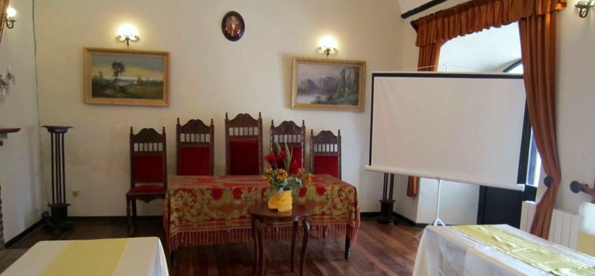 Meeting facility