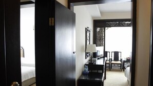 Unclassified image, 5 of 37, button - Li River Hotel (Guilin)