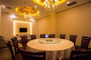 Unclassified image, 3 of 47, button - Grand Hotel Yuanshan (Beijing)