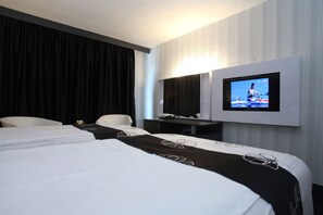 Minibar, individually decorated, individually furnished, desk - Grand Hotel Shumen (Shumen)
