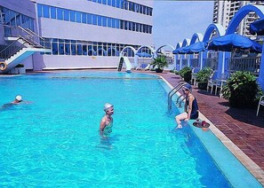 Outdoor pool - NOBLE BADGE HOTEL (Huizhou)