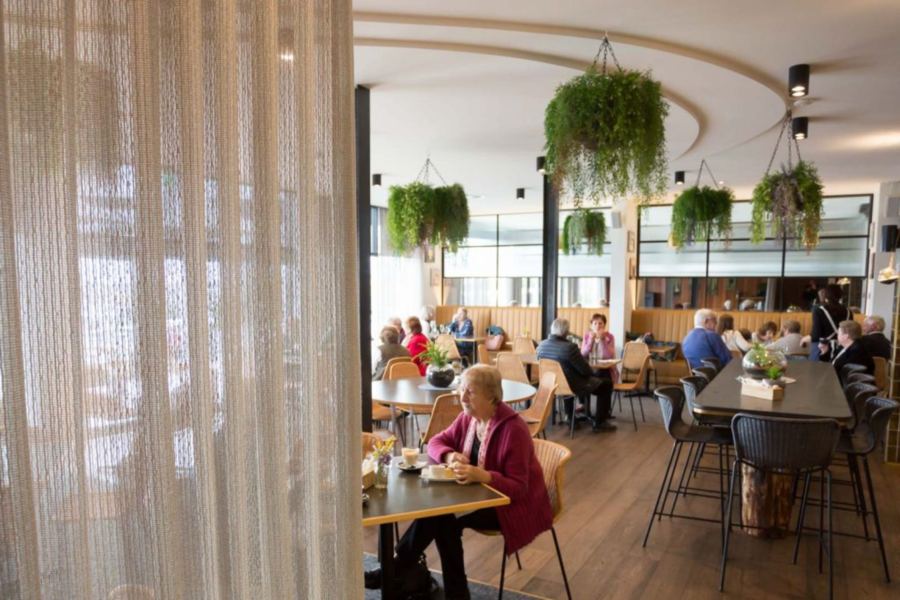 daily cooked-to-order breakfast for a fee