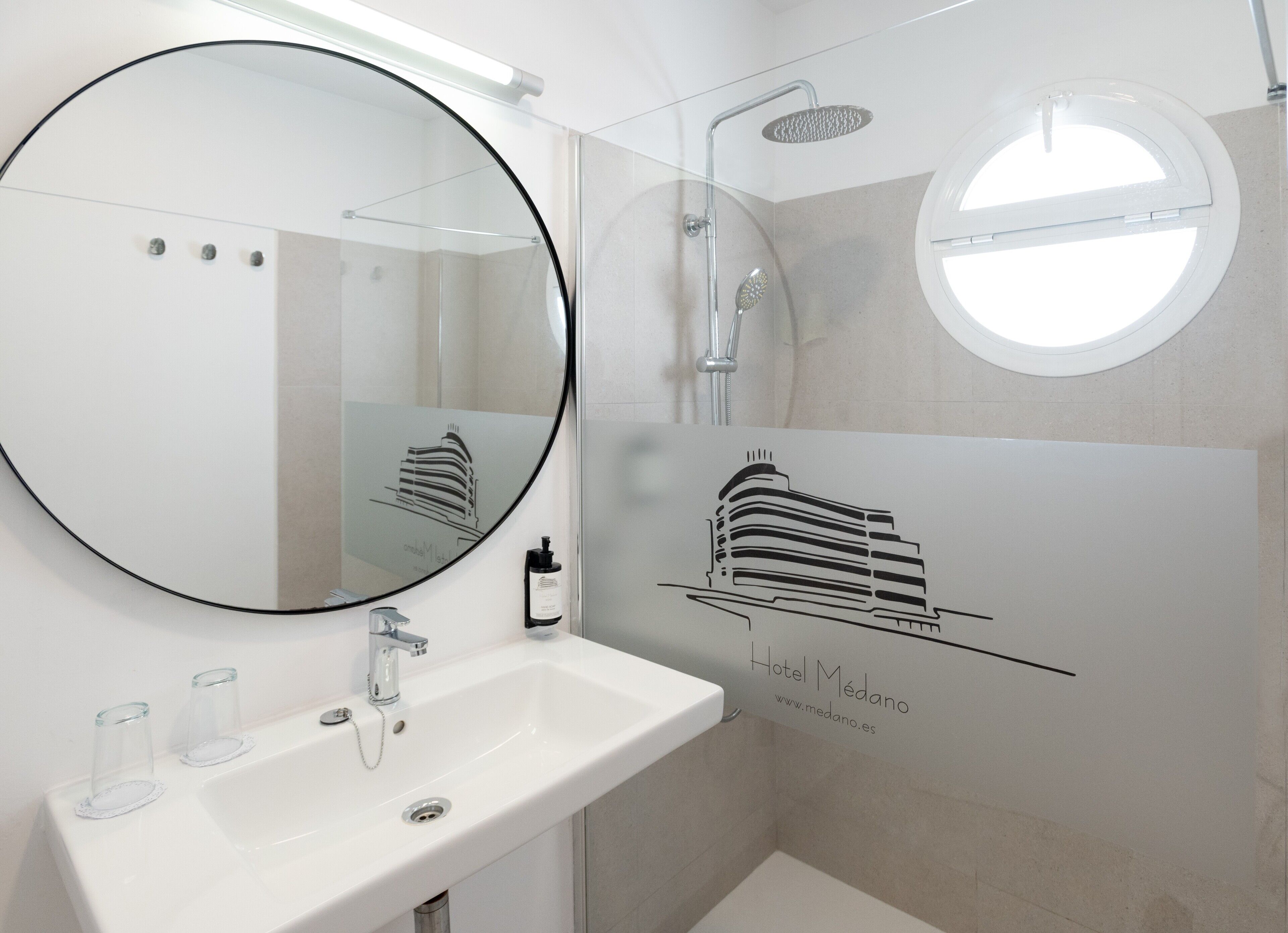 1 bedroom, in-room safe, desk, blackout curtains