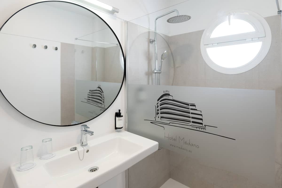 1 bedroom, in-room safe, desk, blackout curtains