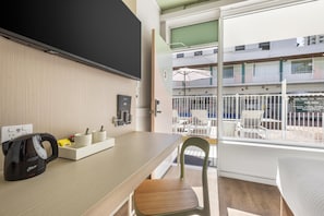 Studio King Poolside | Iron/ironing board, bed sheets - Nightcap at the Cavenagh (Darwin)