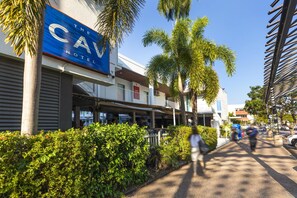 Exterior - Nightcap at the Cavenagh (Darwin)