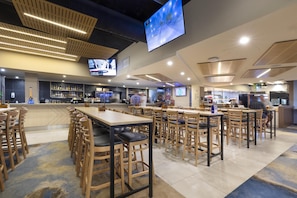 Breakfast, lunch and dinner served - Nightcap at the Cavenagh (Darwin)
