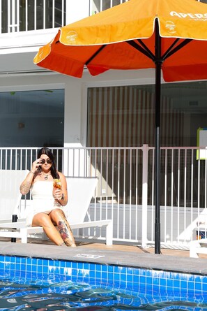 Outdoor pool, free cabanas, pool umbrellas - Nightcap at the Cavenagh (Darwin)