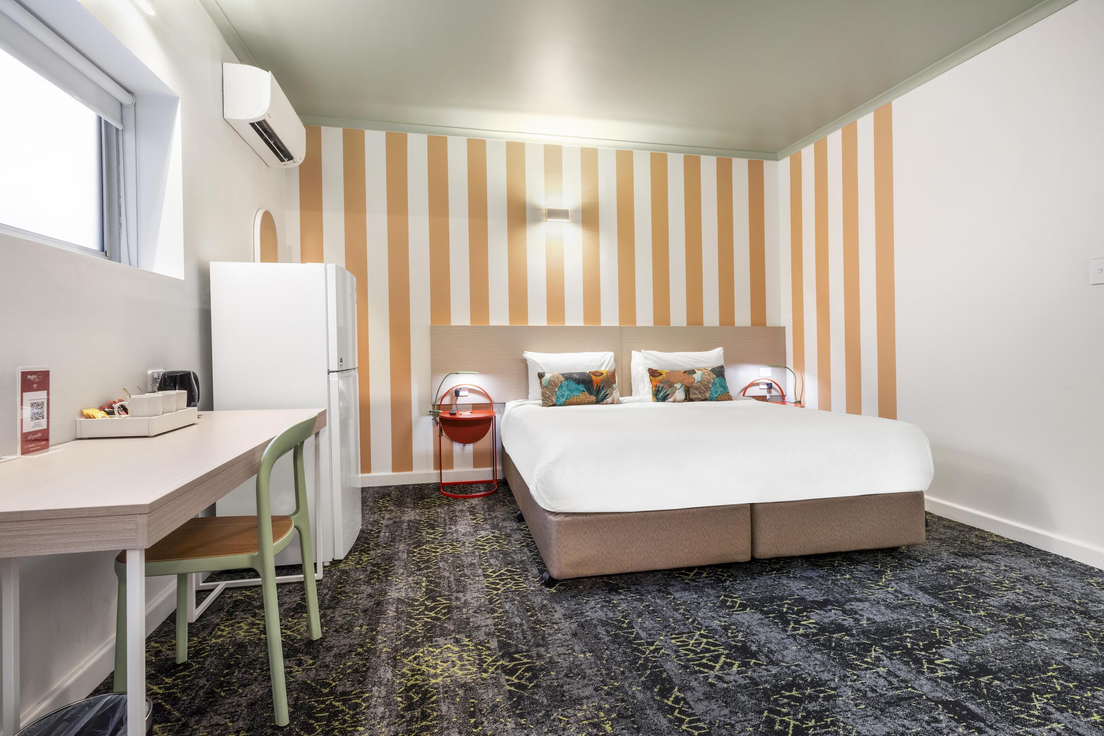 Studio King and Single | Iron/ironing board, bed sheets