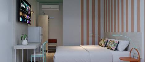 Iron/ironing board, bed sheets