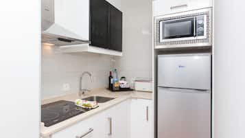 Superior Apartment, 2 Bedrooms | Private kitchen | Fridge, microwave, stovetop, coffee/tea maker