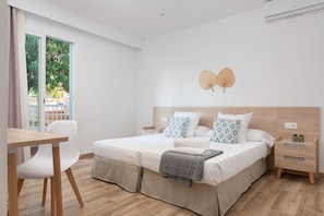 1 chambre, rideaux occultants, Wi-Fi gratuit, draps fournis