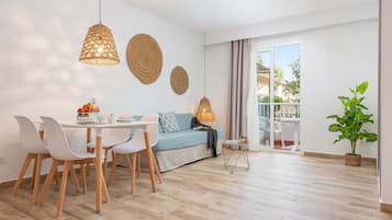 Apartment, 1 Bedroom, Terrace | Dining room
