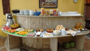 Bao gồm bữa sáng buffet hàng ngày 