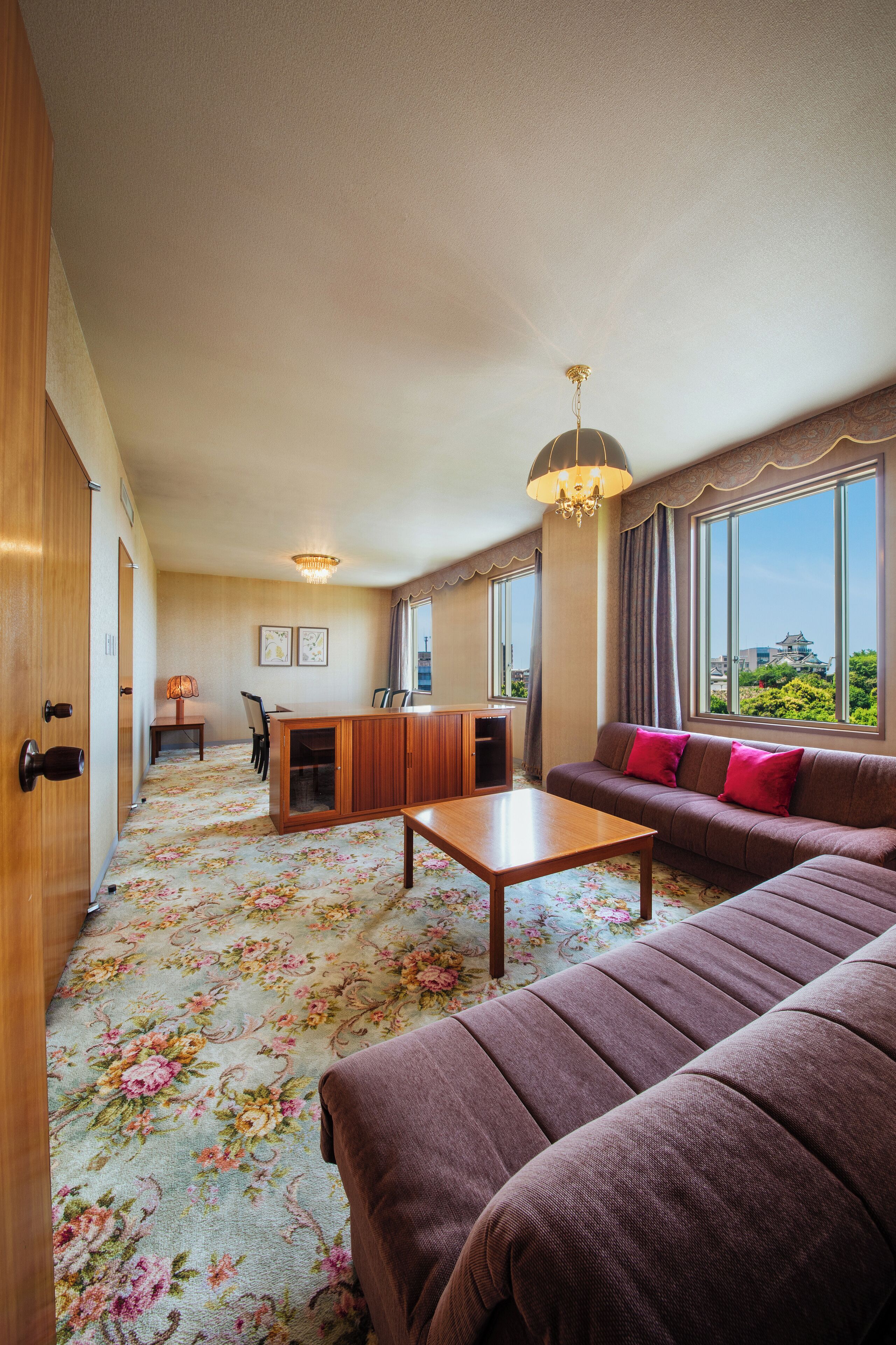 Suite Room, Non Smoking | Premium bedding, in-room safe, desk, blackout curtains