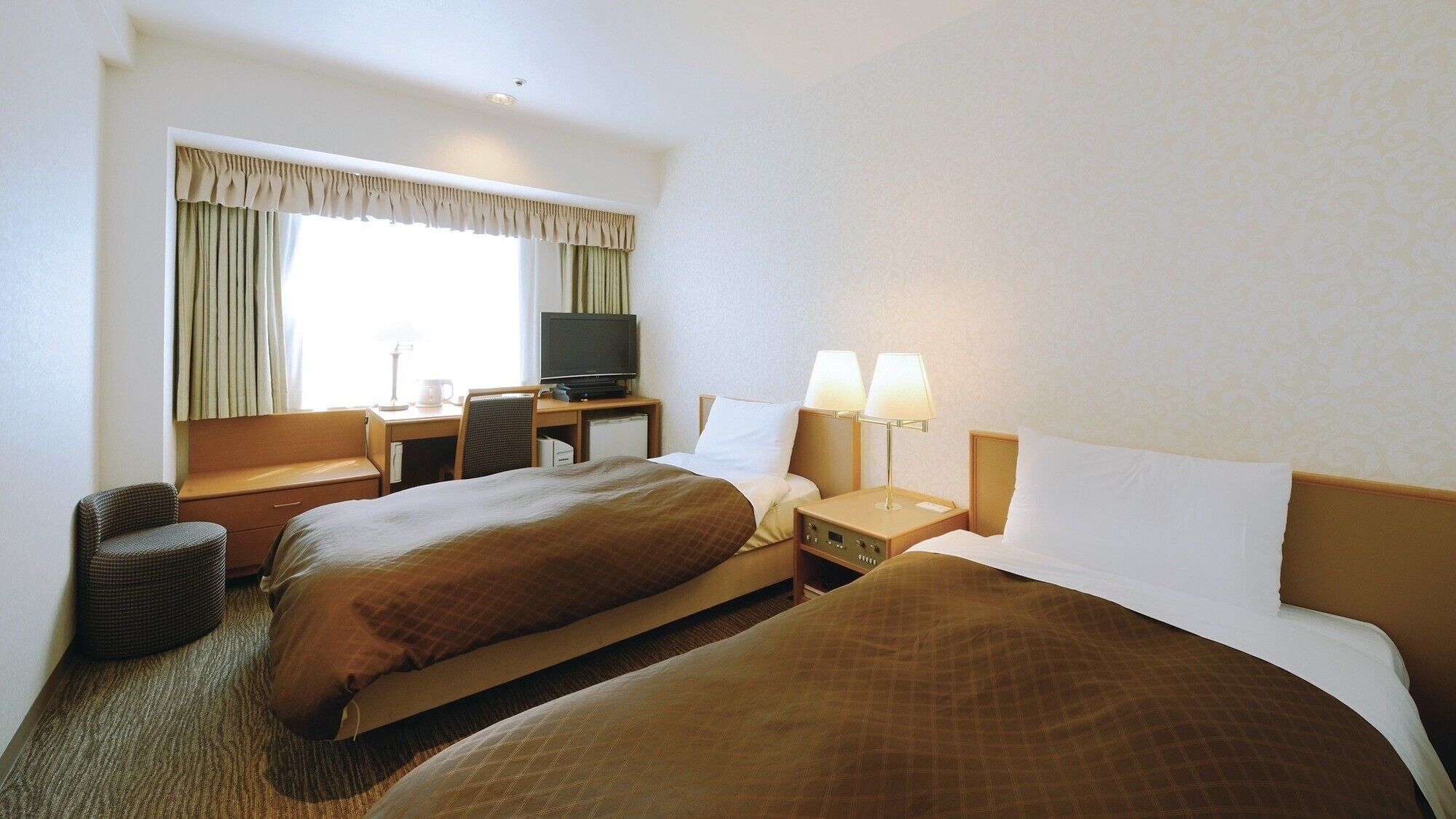 Premium bedding, in-room safe, desk, blackout drapes