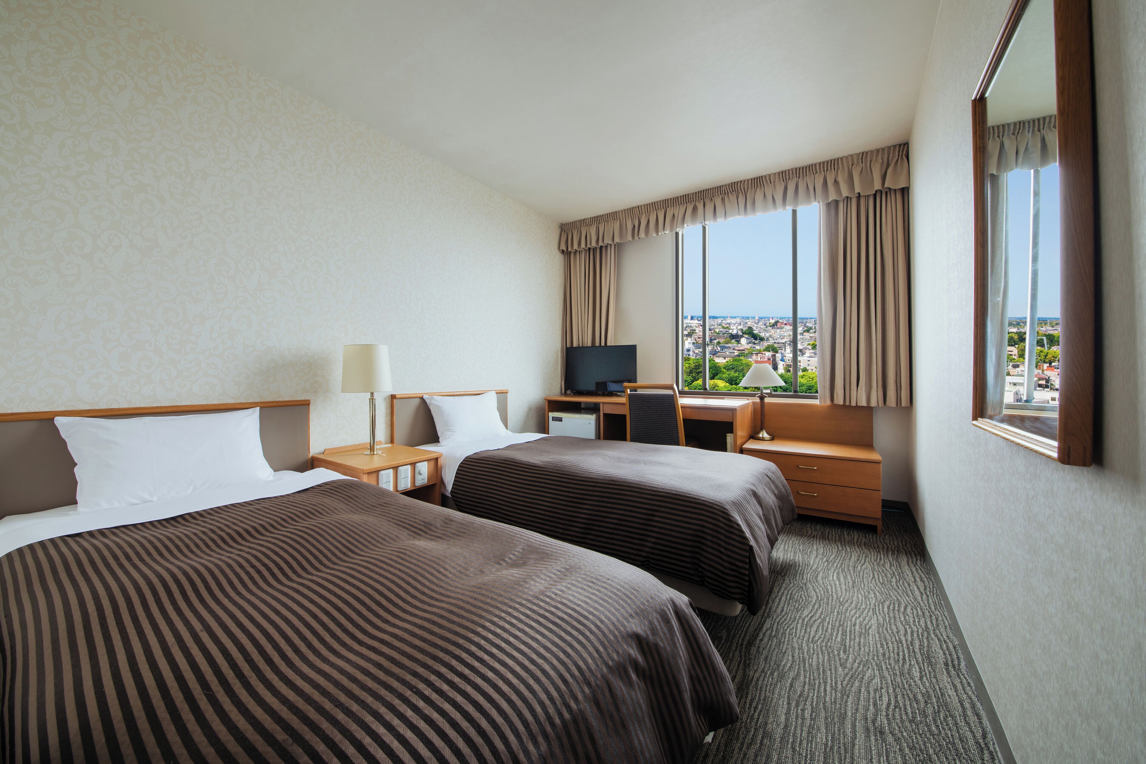 Compact Twin Room, Non Smoking | Premium bedding, in-room safe, desk, blackout drapes