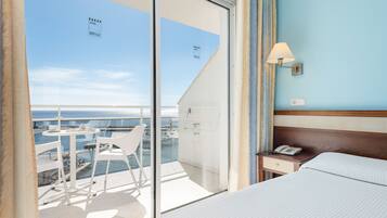 Standard-huone, parveke, merinäköala | 1 makuuhuone, ilmainen Wi-Fi