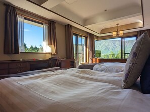 Individually decorated, desk, laptop workspace, blackout curtains - Hakone Sengokuhara Prince Hotel (Hakone)