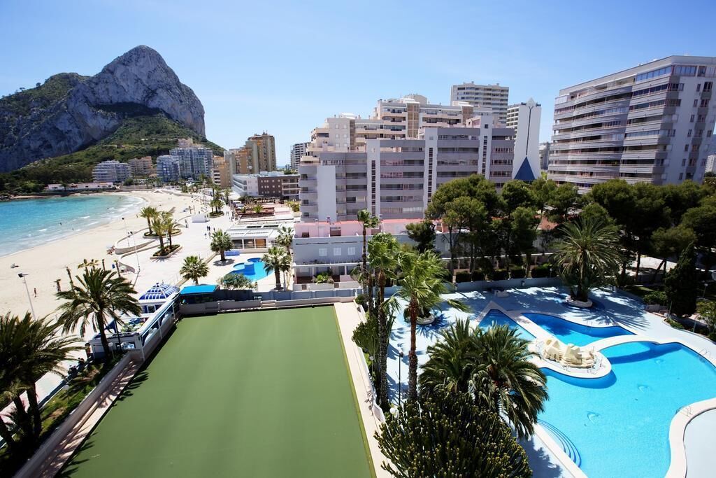 حمّام سباحة خارجي