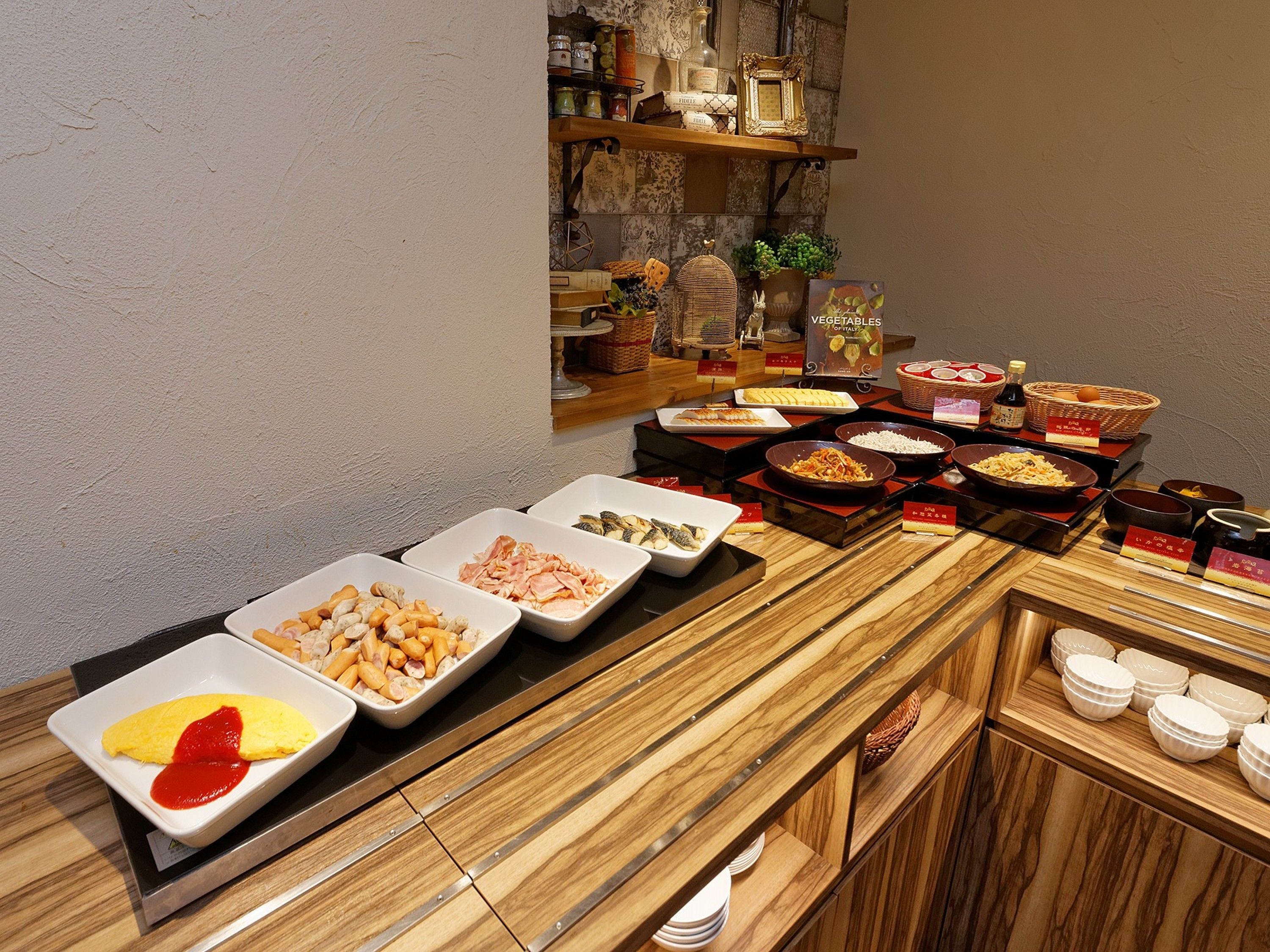 daily buffet breakfast (jpy 1760 per person)