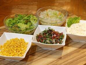 Daily buffet breakfast (JPY 1980 per person)