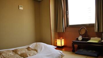 Down comforters, desk, laptop workspace, free WiFi