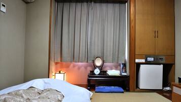 Traditional Room (2 Person Occupancy) | Down duvets, desk, laptop workspace, free WiFi