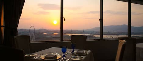 4 restaurants, lunch, dinner served; Japanese cuisine