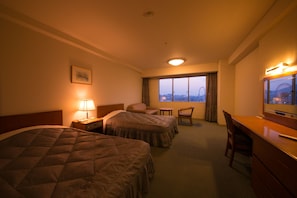 Cofres nos quartos, Wi-Fi de cortesia, roupa de cama