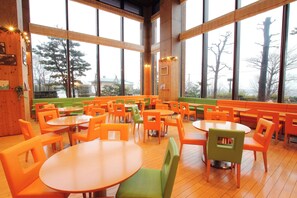 3 restaurants, lunch, dinner served; Italian cuisine