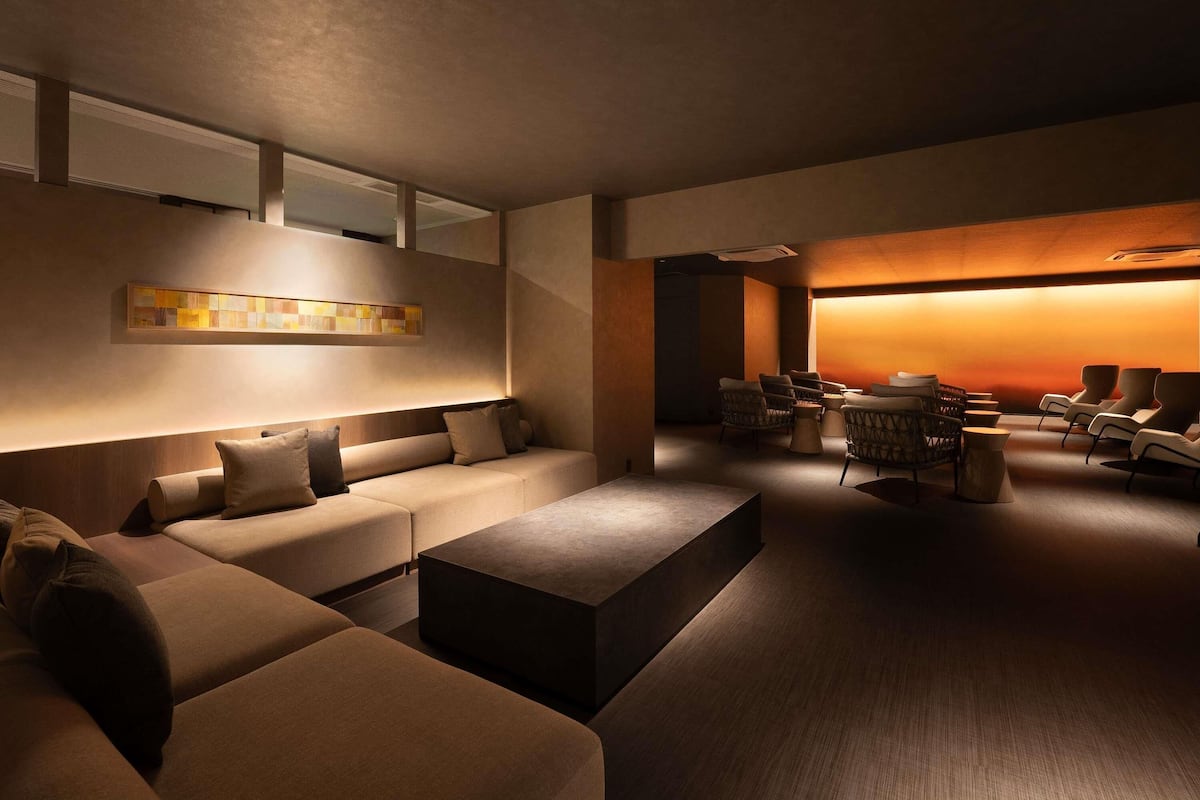 Tallelokero huoneessa, ilmainen Wi-Fi, vuodevaatteet