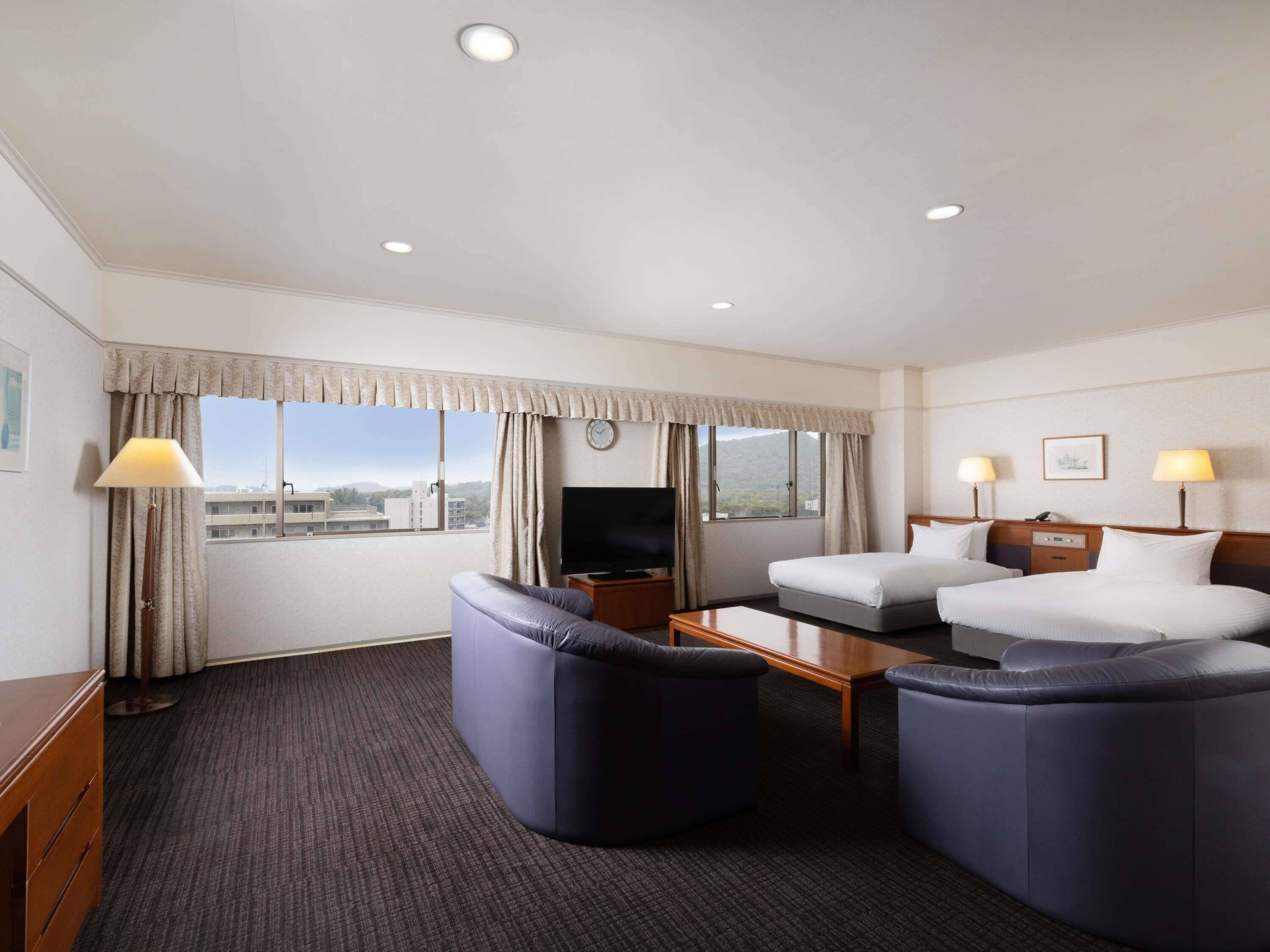 Classic Suite, 2 Twin Beds (City Side) | In-room safe, free WiFi, bed sheets