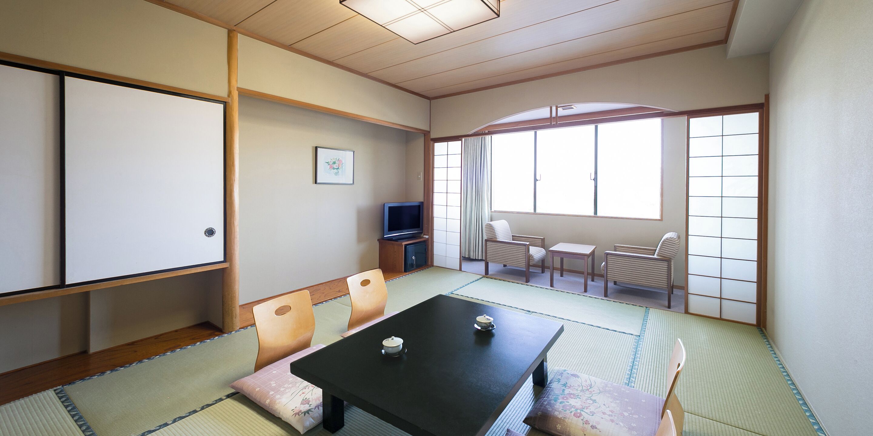 In-room safe, free WiFi, bed sheets