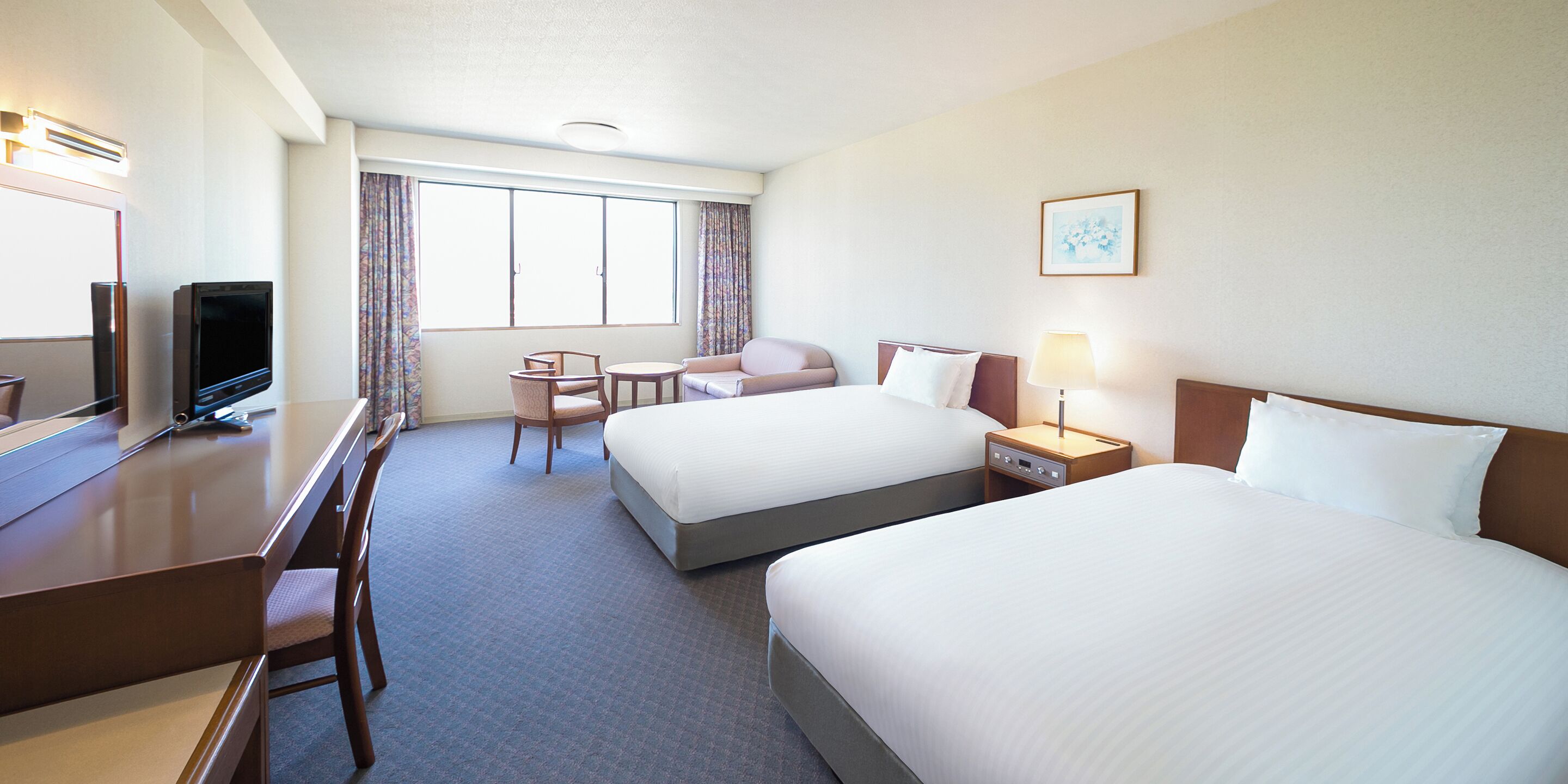 In-room safe, free WiFi, bed sheets