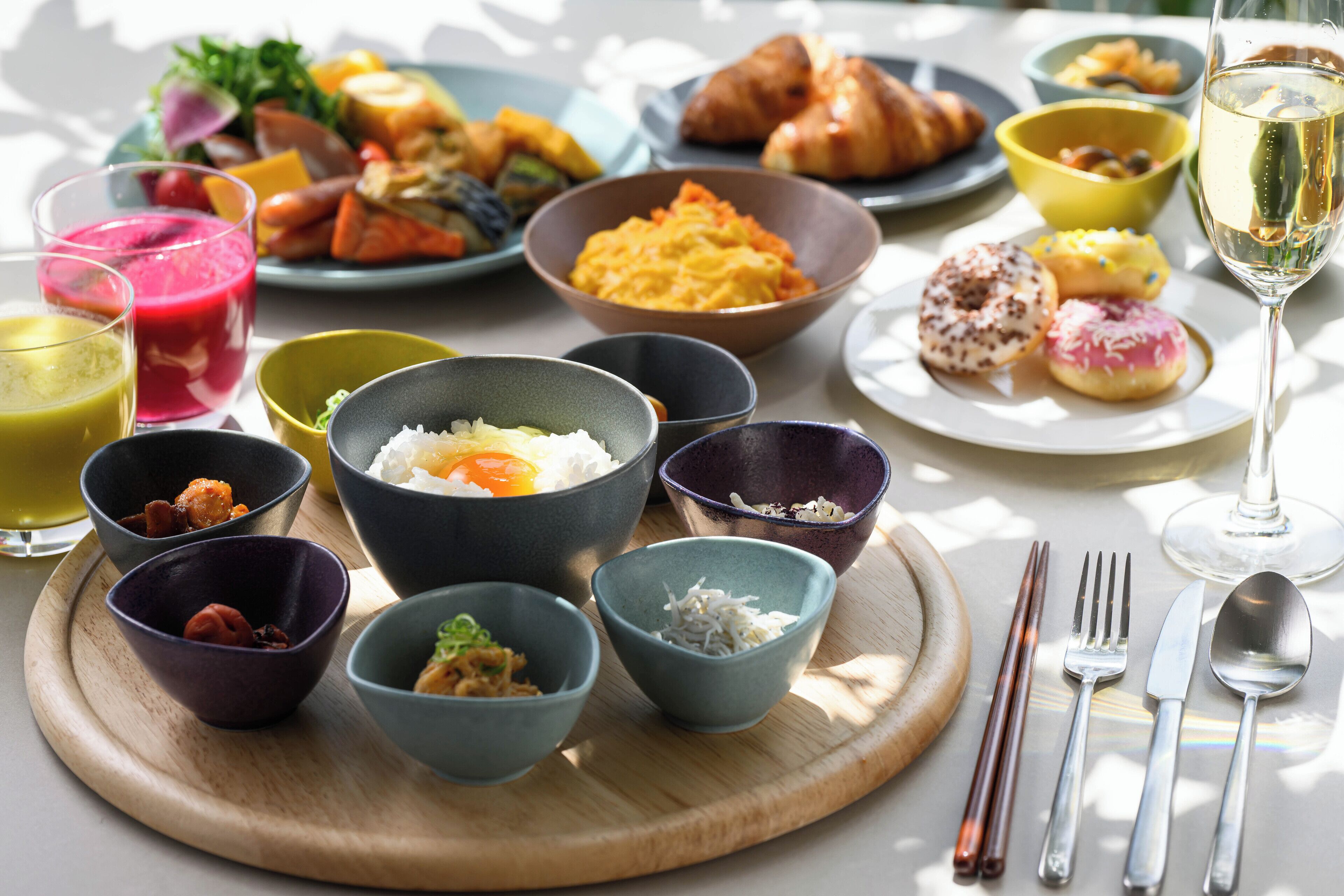 daily buffet breakfast (jpy 3800 per person)
