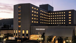 A modern hotel with multiple floors and a prominent entrance. - Grand Mercure Nara Kashihara (Kashihara)