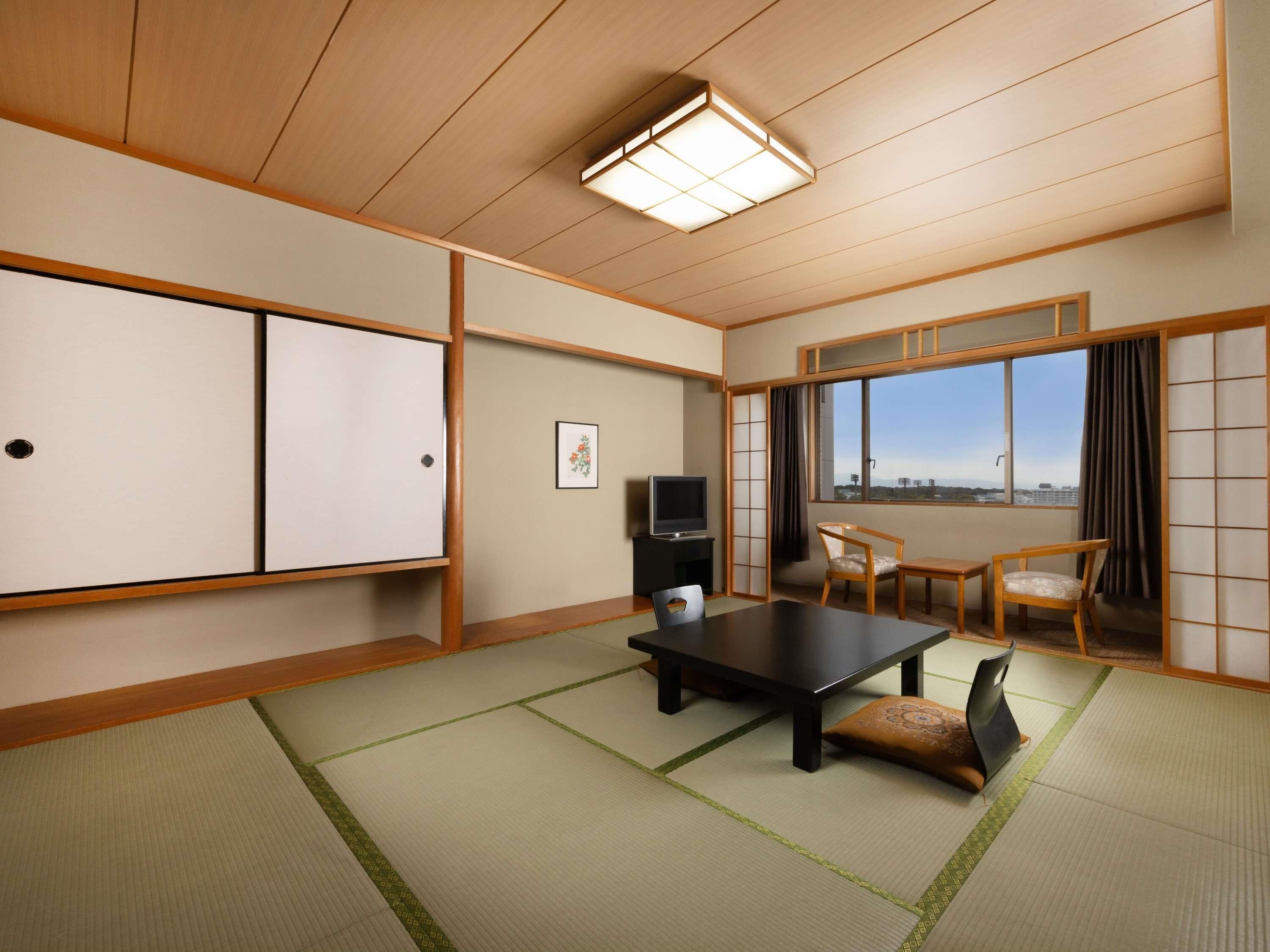 Quarto clássico (Japanese Style. City Side) | Cofres nos quartos, Wi-Fi de cortesia, roupa de cama