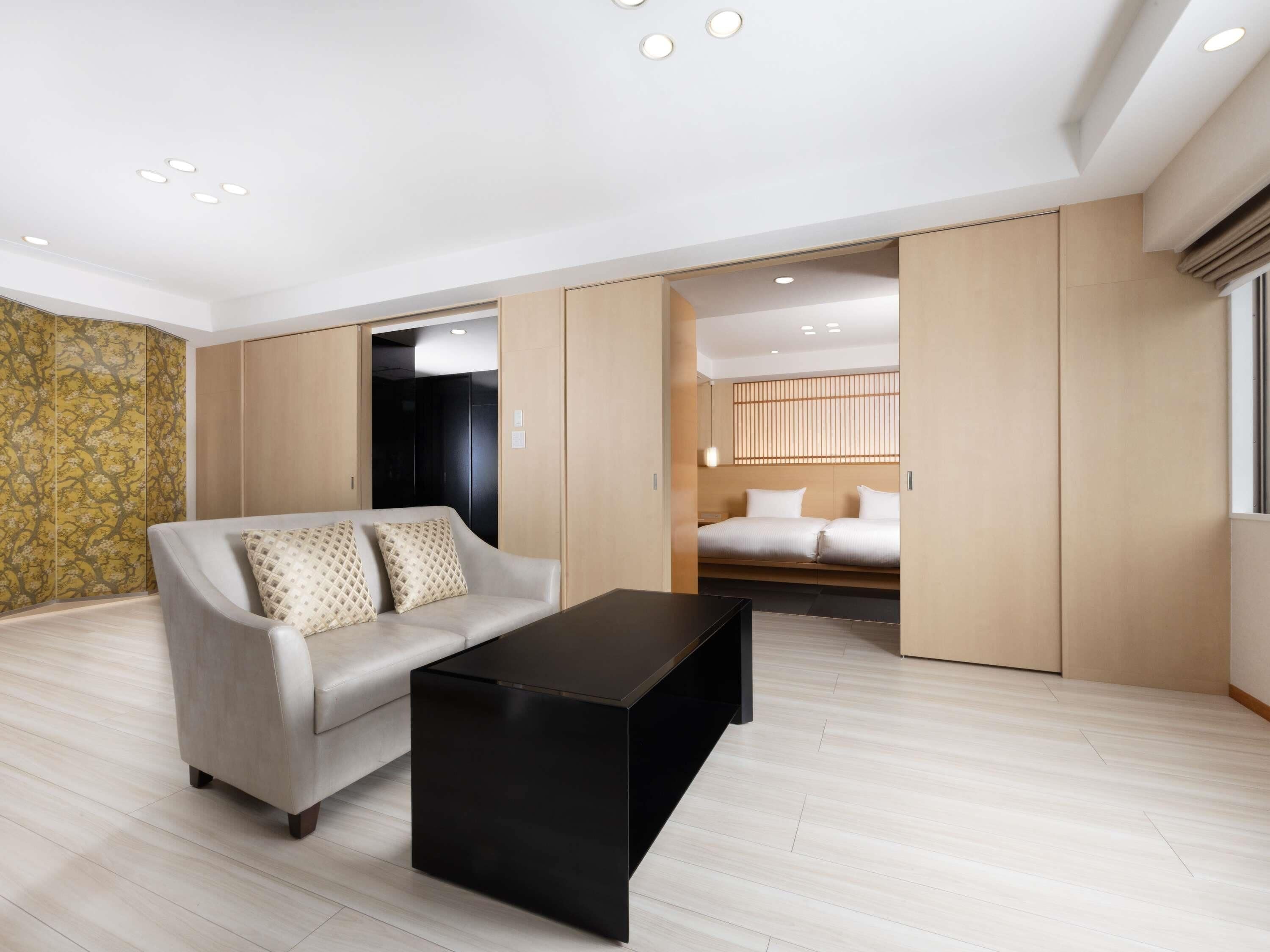 Suite estàndard, 2 llits individuals | Caixa forta a l'habitació, wifi gratuïta i roba de llit 