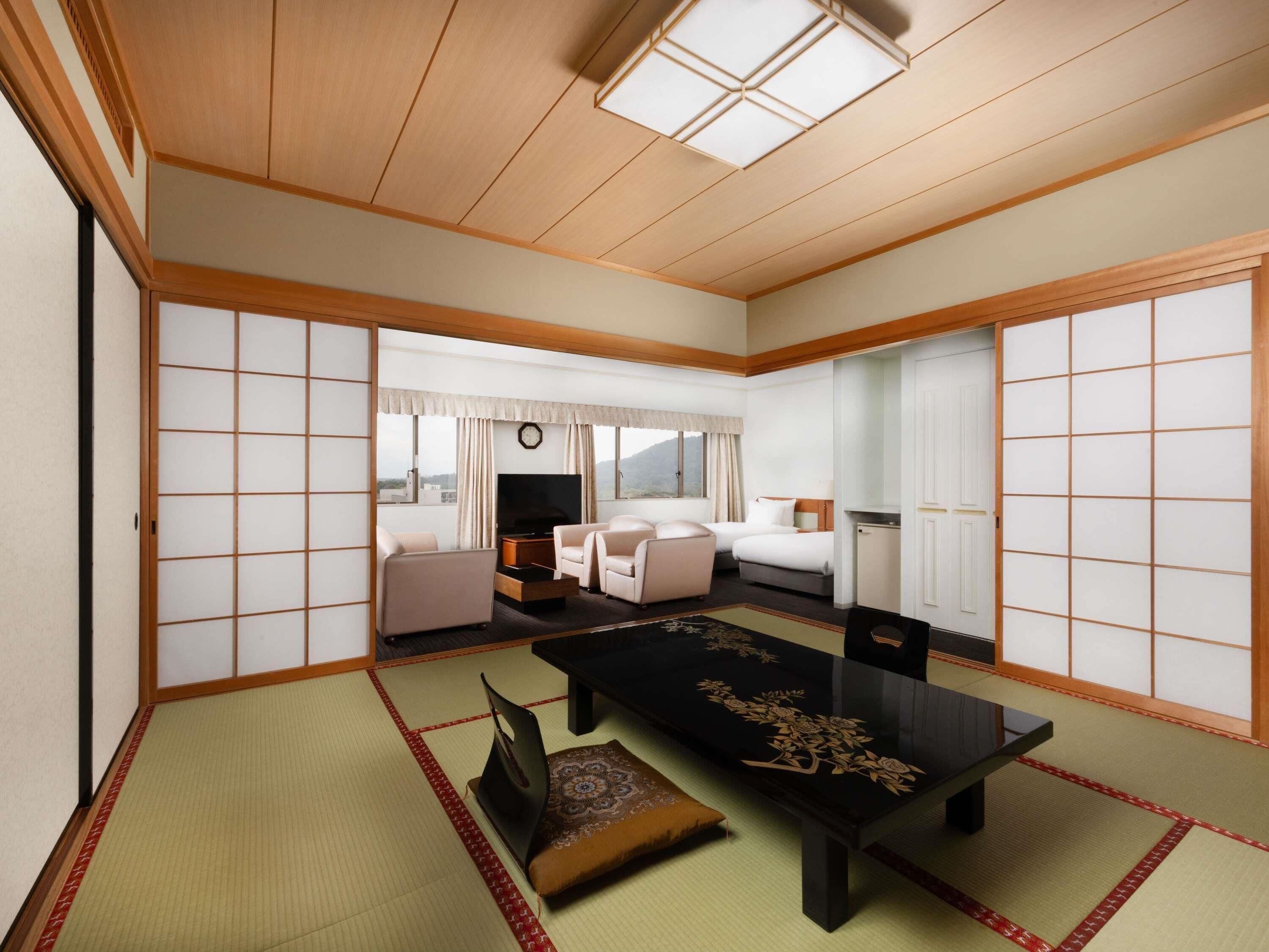 Classic Suite, Multiple Beds | In-room safe, free WiFi, bed sheets