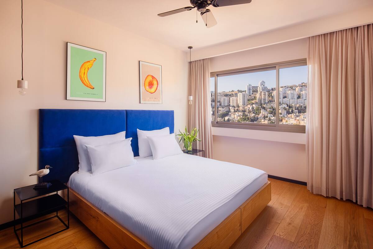 Deluxe Double or Twin | In-room safe, blackout drapes, iron/ironing board (on request)