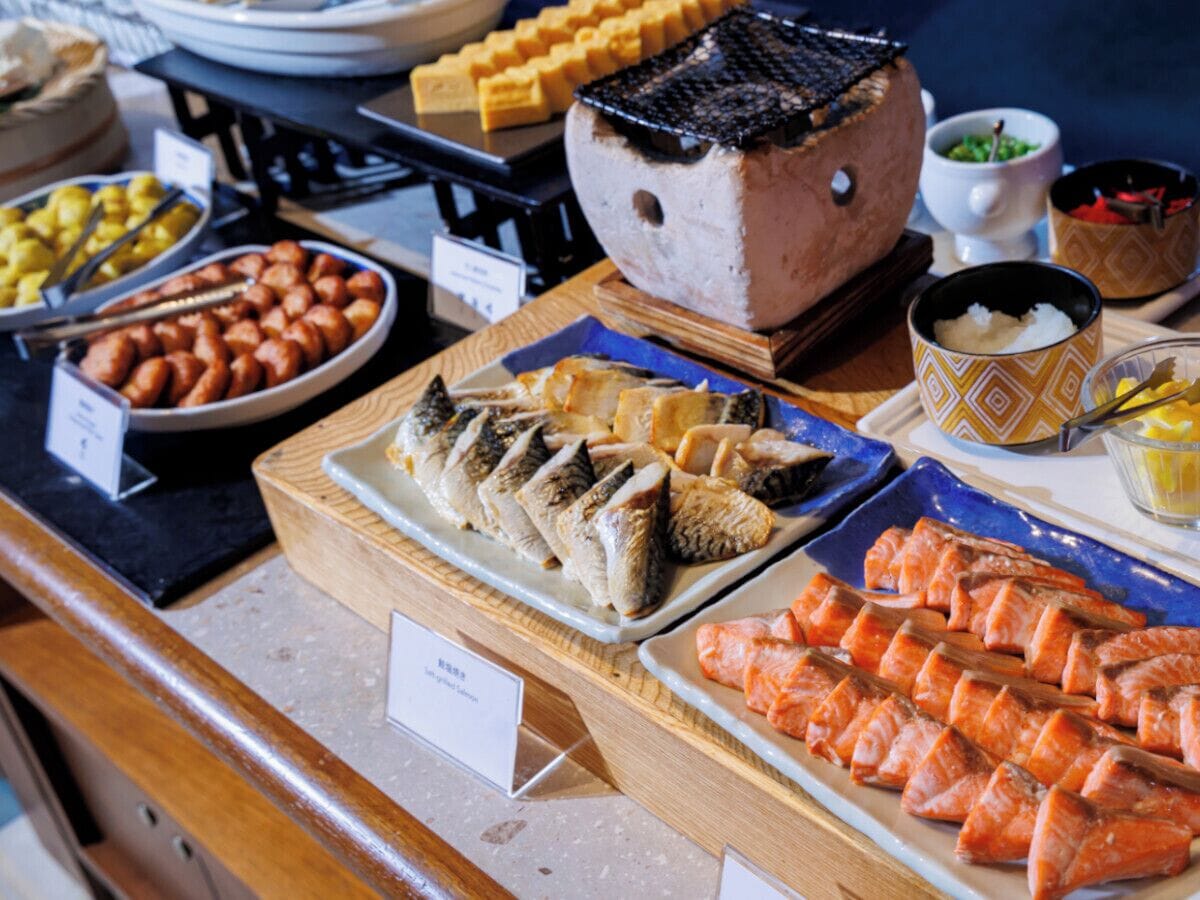 朝食 (ビュッフェ)、毎日提供 (有料)