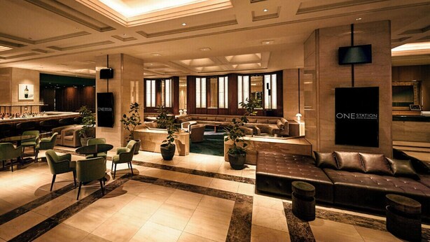 Lobby-lounge