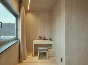 ONE Suite 01 (Luxury Floor),2 double beds, for 2-5 people use, Non Smoking - ONE STATION HOTEL KUMAMOTO  (Kumamoto)