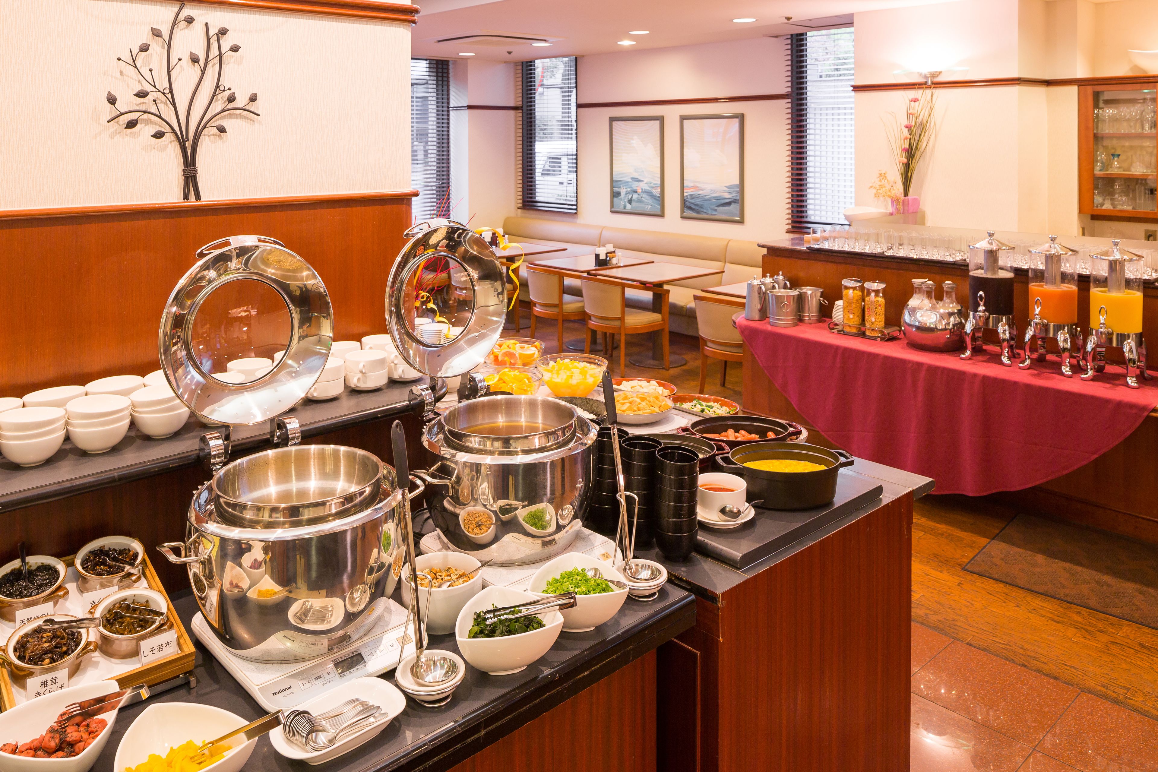 daily buffet breakfast (jpy 2000 per person)