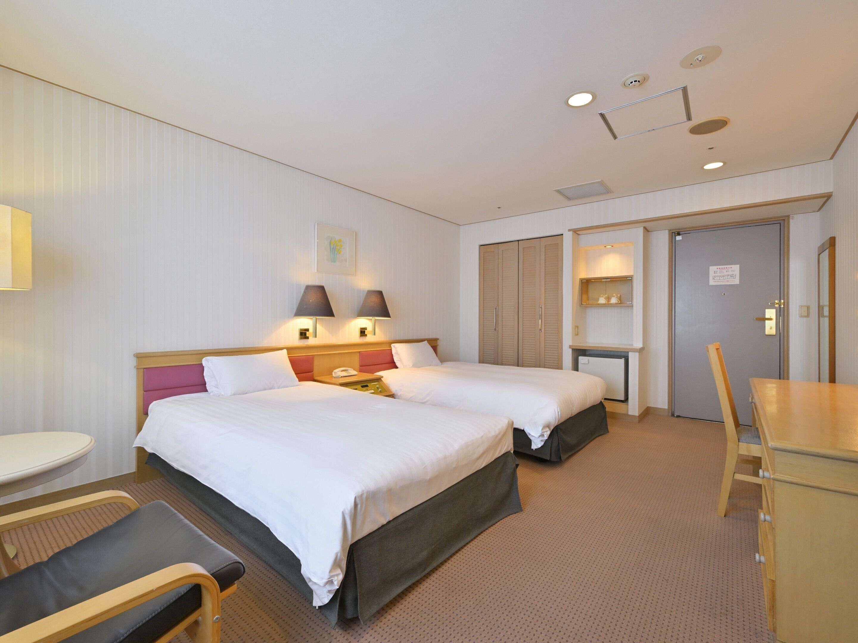 Deluxe Twin Room, Non Smoking | Premium bedding, down comforters, in-room safe, desk