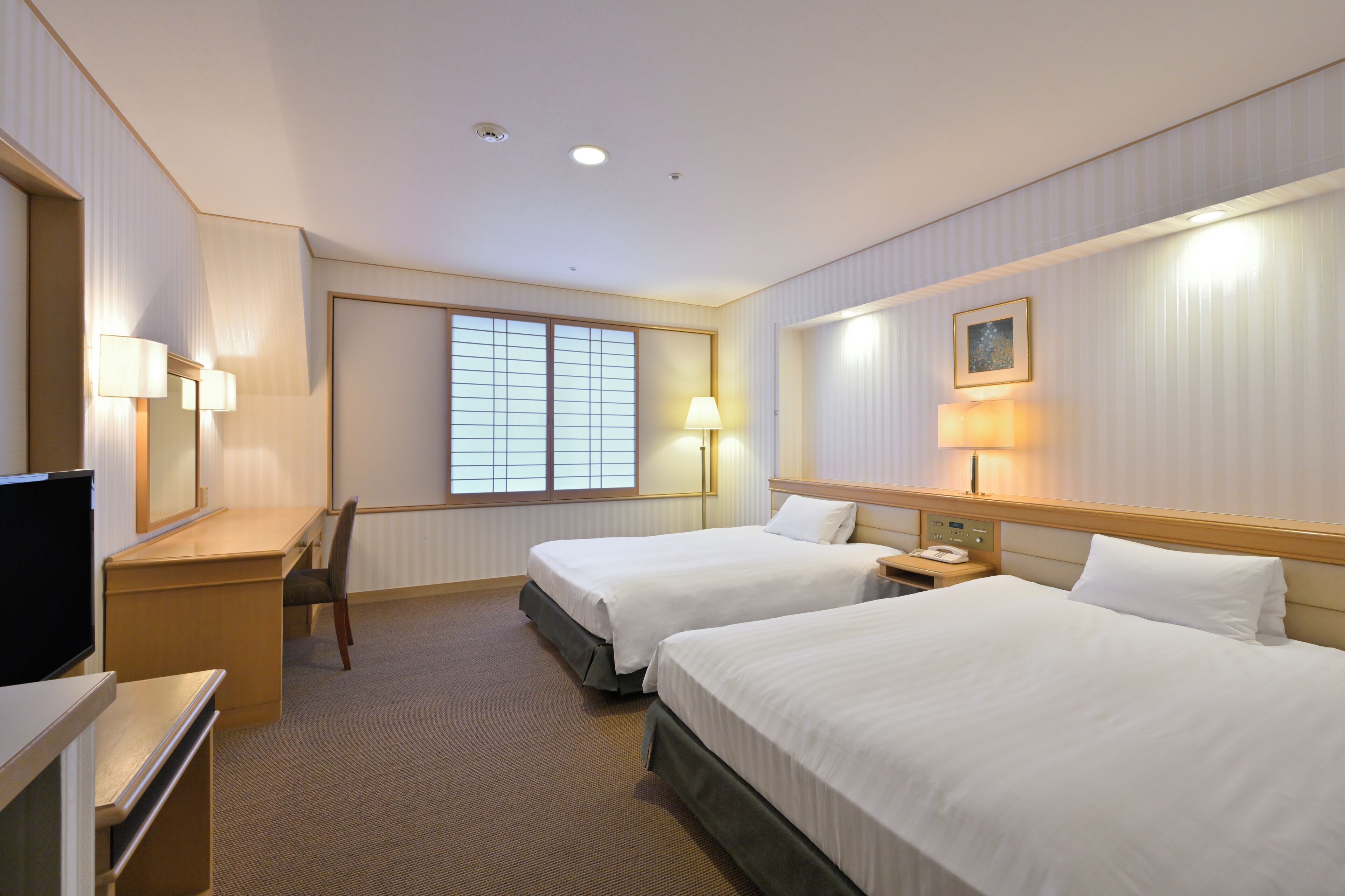 Premium bedding, down comforters, in-room safe, desk