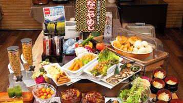 Bữa sáng buffet hàng ngày (1800 JPY/mỗi người)