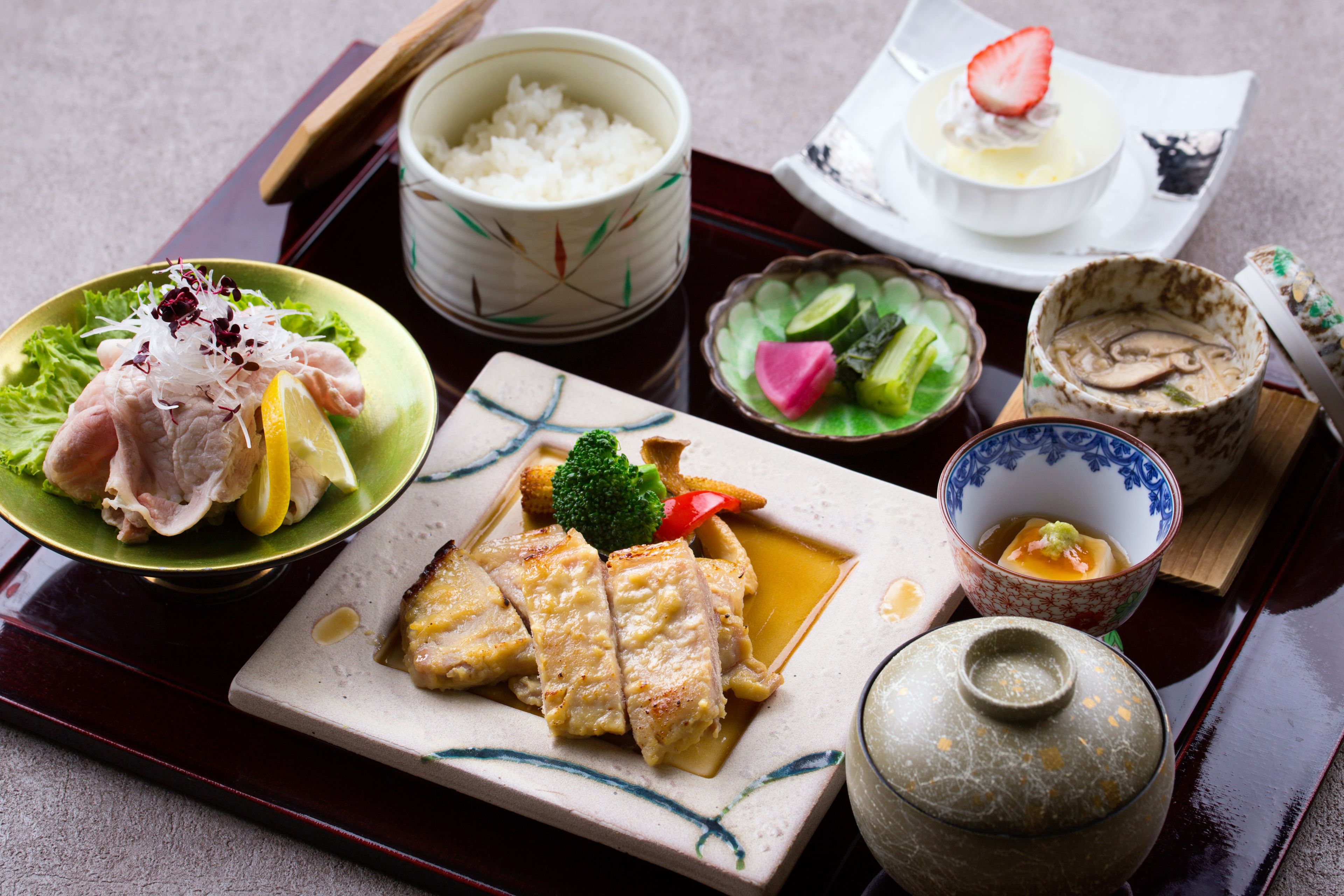 餐飲